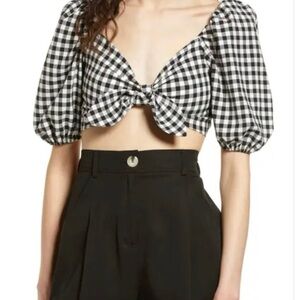WAYF NWOT LADIES BLACK & WHITE CHECK CROP TOP WITH KNOT, SIZE MEDIUM